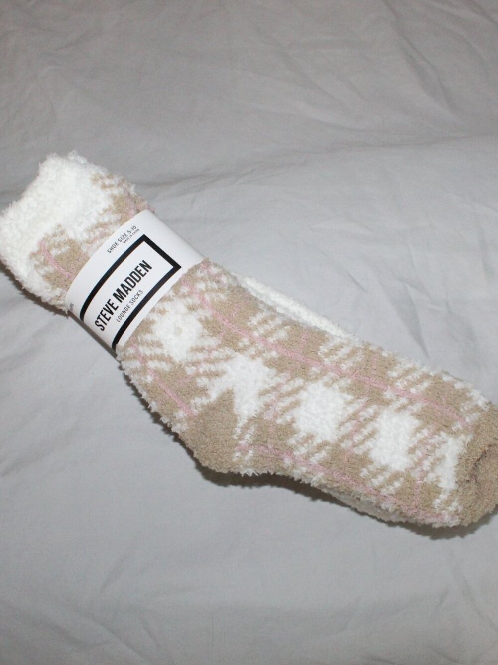 NWT Steve Madden Women's Fuzzy Lounge Socks 3 Pack White, Tan & Pink Size 5-10